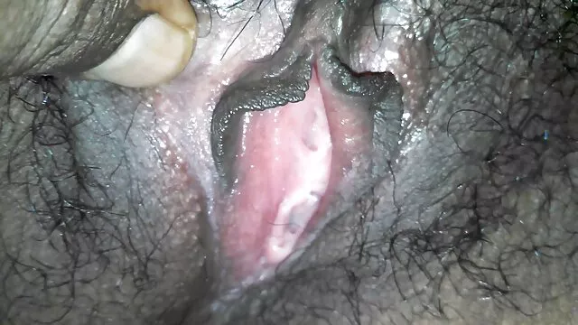 بارها با ارگاسم طولانی چشمه می گیرید ، ضربدری یاهو جوجه خودارضایی در چت تصویری برای پول
