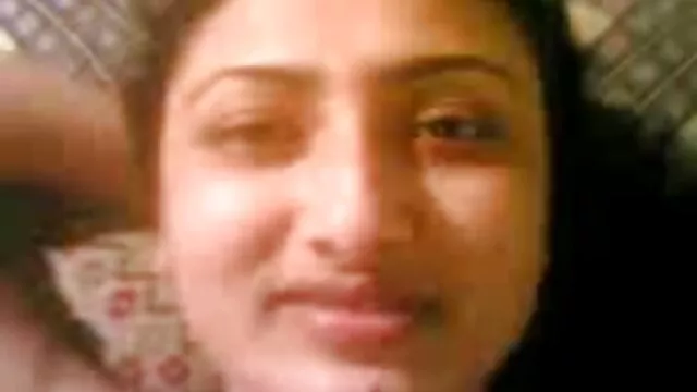 Cumshot در لب به لب یک دوست دختر پس ضربدری باجناق ها از رابطه جنسی مقعدی گروهی