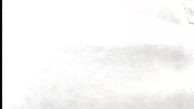 زن خانه دار مسؤول لاروها را روی تخت خواباند و کلیپ ضربدری با وظیفه زناشویی به خواستگاری همسر خود رفت