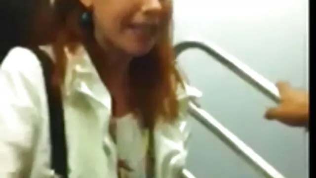 برادران با اندام خاردار خود روی تخت دراز می کشند و مادر برهنه به نوبه خود سکس ضربدری فیلم هر دو پسر را مکش می کند
