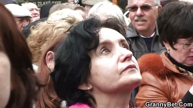 ناله خرخر crasle از فلفل های سنگین کلیپ ضربدری در رابطه جنسی داغ