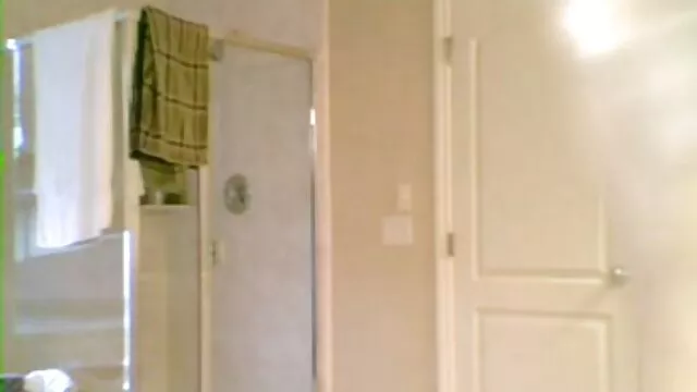 قلع ، زبان ضربدری واقعی روی مرغ فقیر همه سخت است