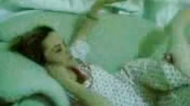 Krah Busty با دانلود فیلم سکس ضربدری هیجان از یک مرد در یک محیط عاشقانه منصرف شد