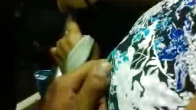 یک دانش sex ضربدری آموز پیچنگان فیلمساز جوان را در یک کلاس خالی بعد از کلاس مکید و آنها را معلم اصلی پیدا کرد