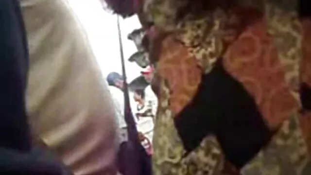 فرزند پسری به فیلم ضربدری همراه یکی از دوستانش در آستانه 8 مارس نادیده گرفتن یک مادر مست